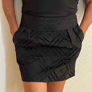 BCBG MAXAZRIA textured plaid mini skirt black size 06 Used